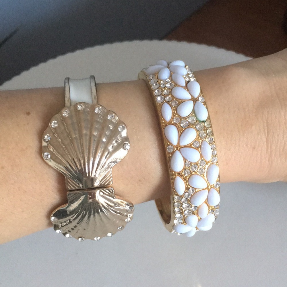 Shell Bracelet with Cream Enamel
